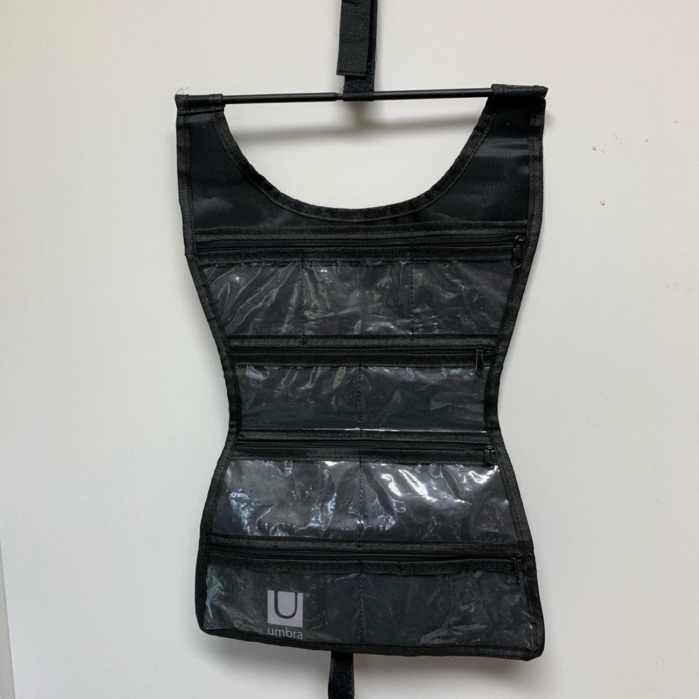 Travel jewelry organizer